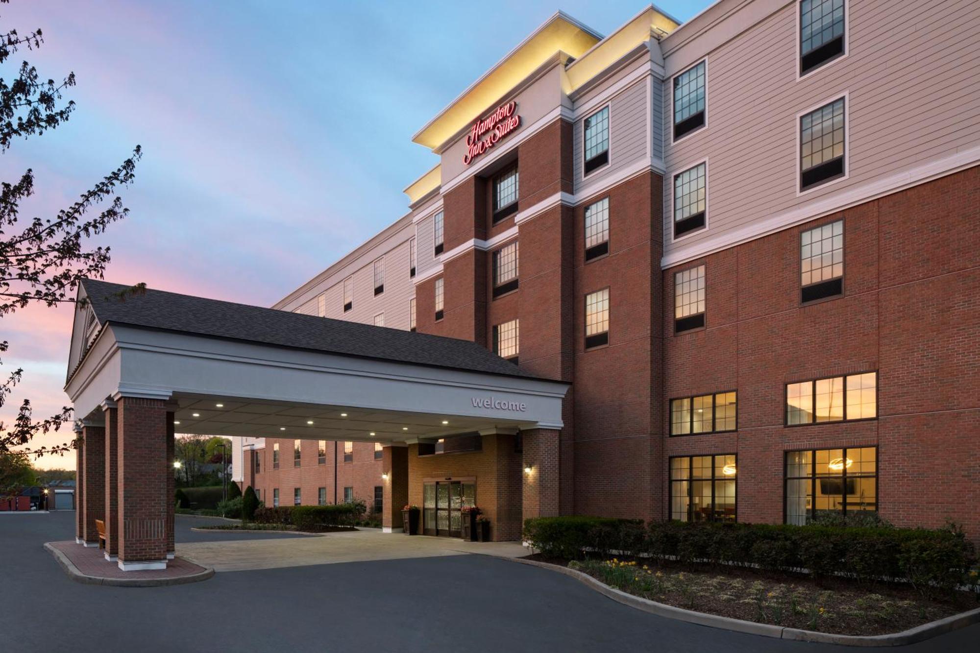 Hampton Inn & Suites Yonkers - Westchester Exterior foto